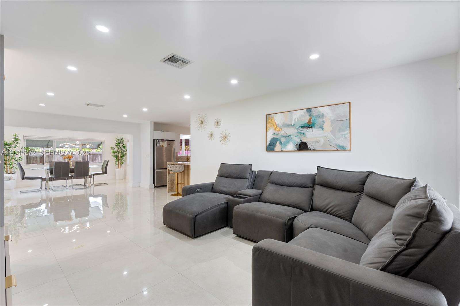 706 32nd Ct, Hollywood, FL 33021 - For Sale photo 13
