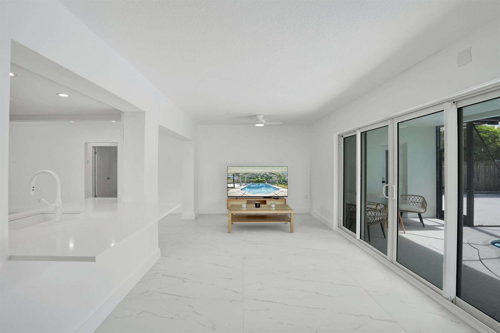 2030 54th, Hollywood, FL 33021 - For Sale photo 12