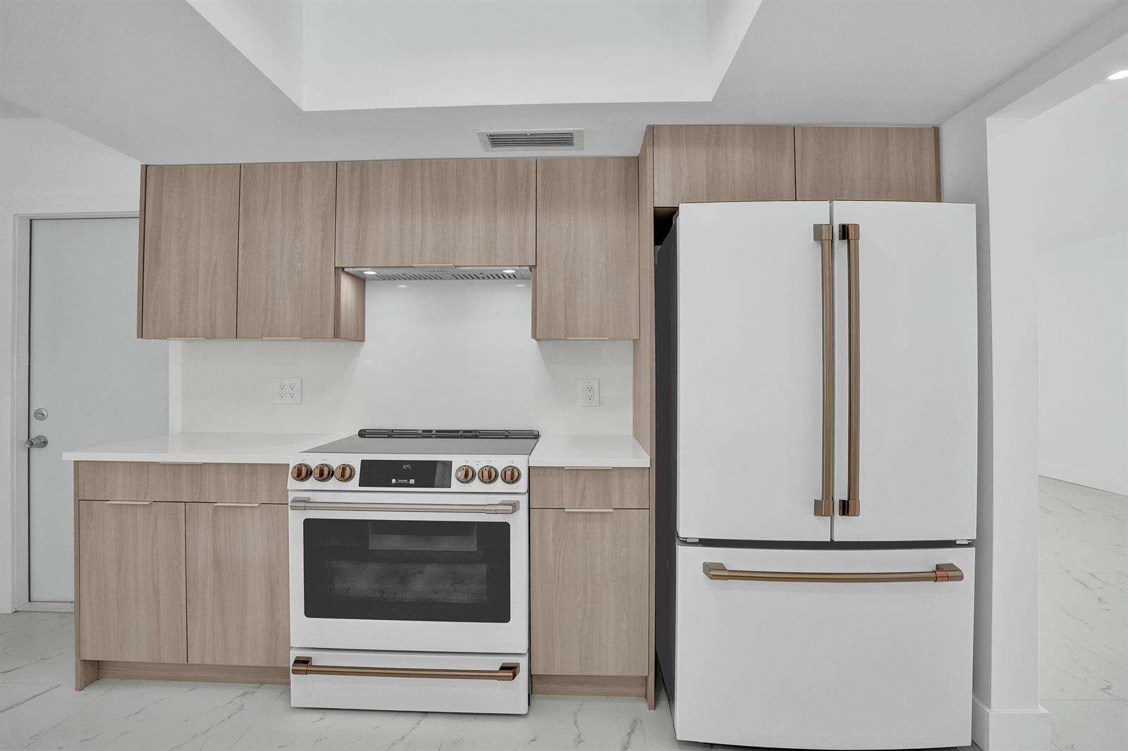 2030 54th, Hollywood, FL 33021 - For Sale photo 5