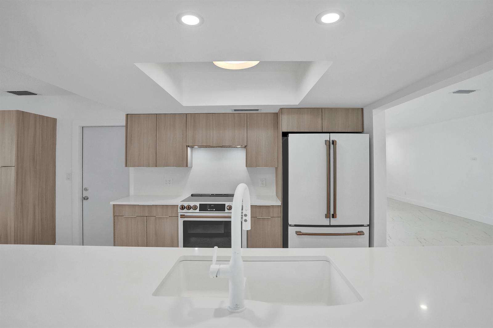 2030 54th, Hollywood, FL 33021 - For Sale photo 6