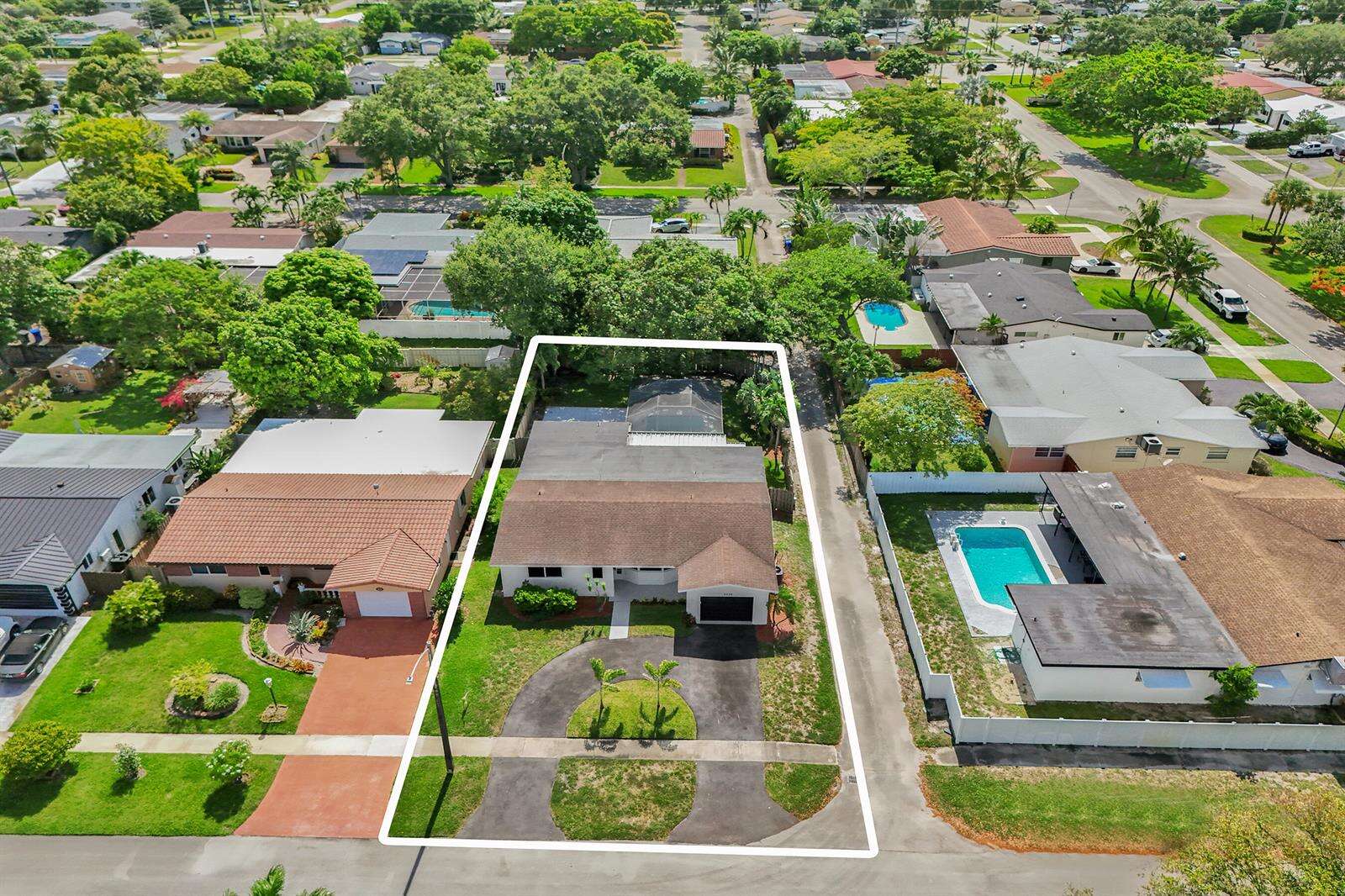 2030 54th, Hollywood, FL 33021 - For Sale photo 54