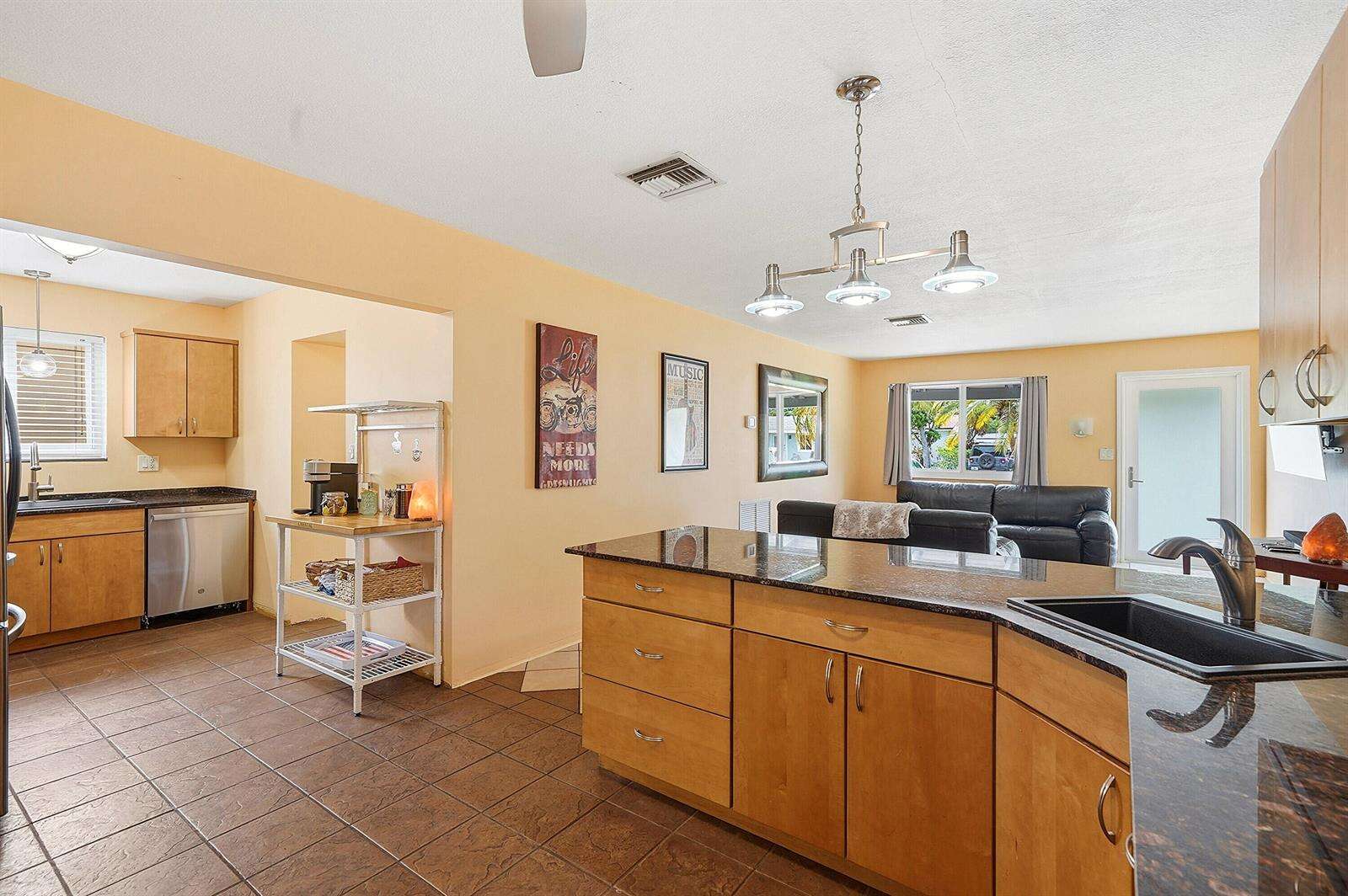 2834 Adams, Hollywood, FL 33020 - For Sale photo 11