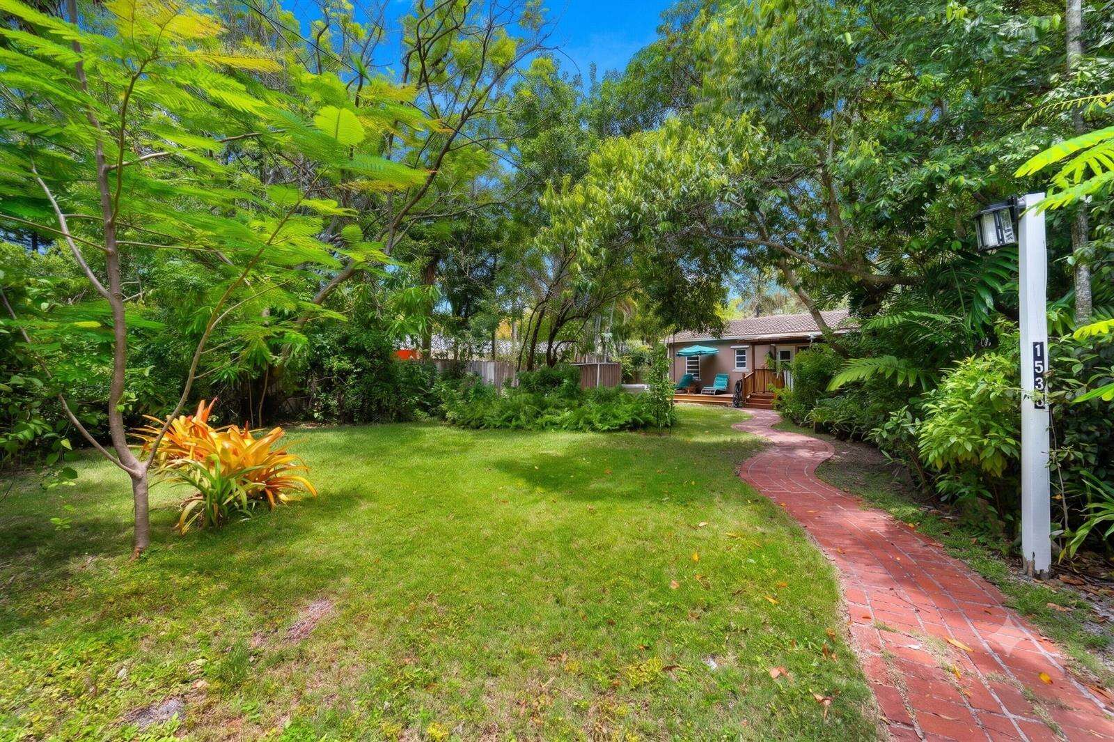 1535 Dewey, Hollywood, FL 33020 - For Sale photo 2