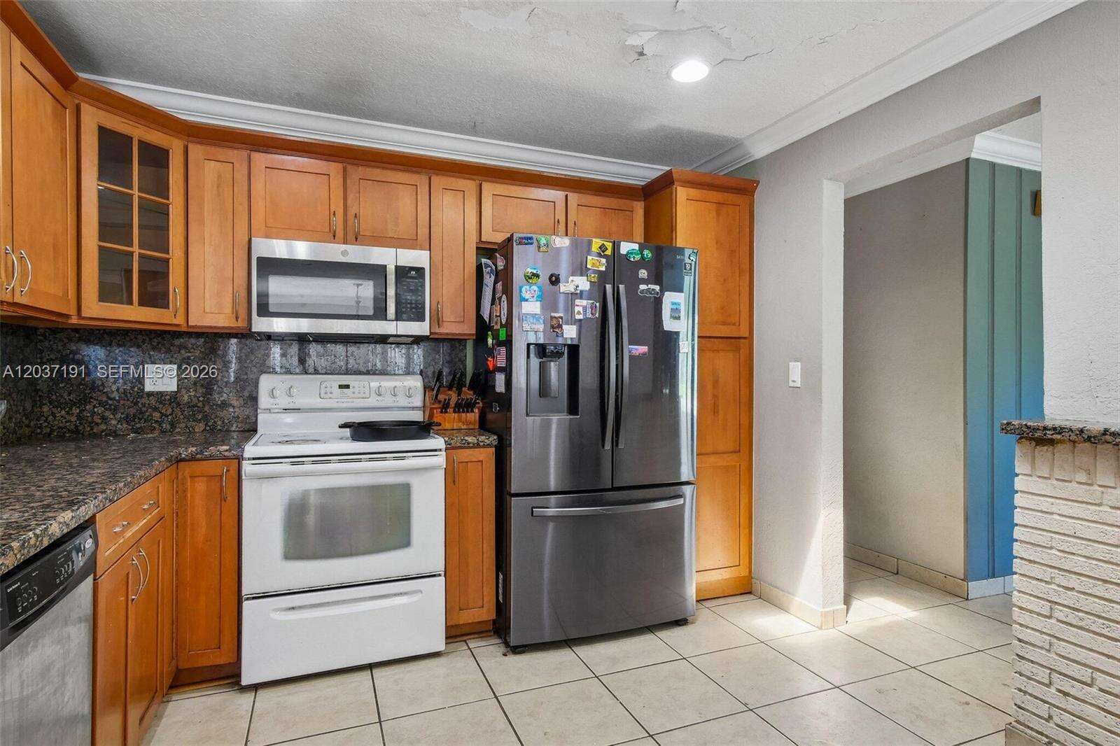 401 57th Ter, Hollywood, FL 33023 - For Sale photo 11