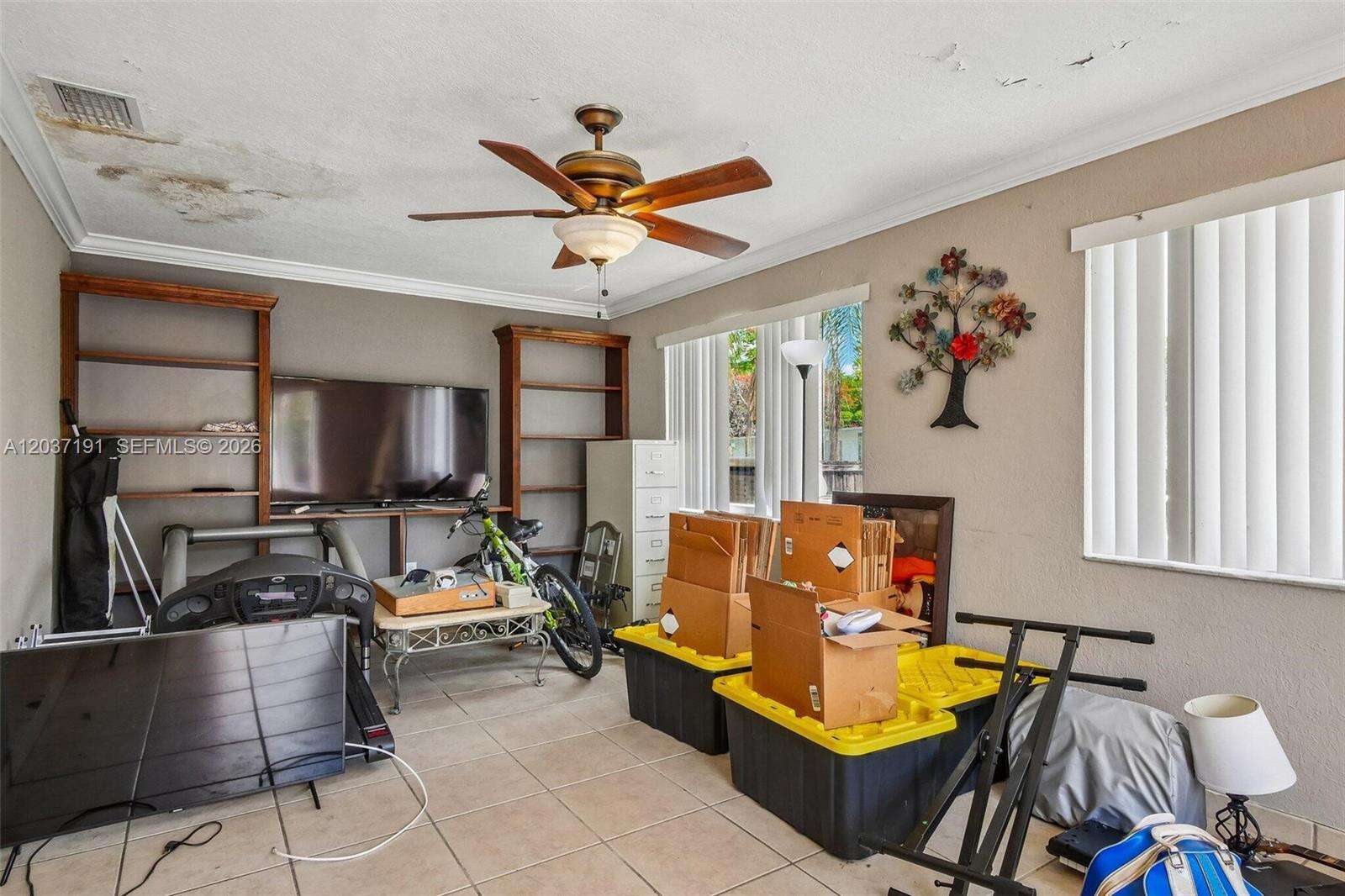 401 57th Ter, Hollywood, FL 33023 - For Sale photo 13