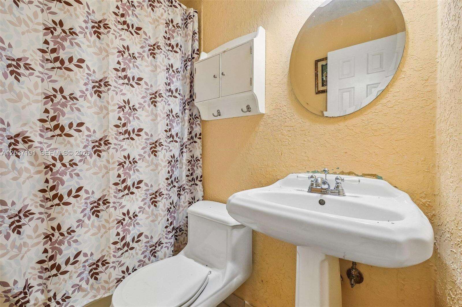 401 57th Ter, Hollywood, FL 33023 - For Sale photo 15