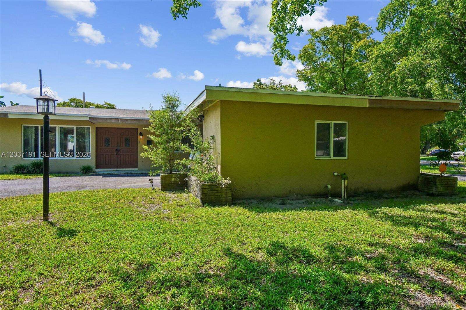 401 57th Ter, Hollywood, FL 33023 - For Sale photo 23