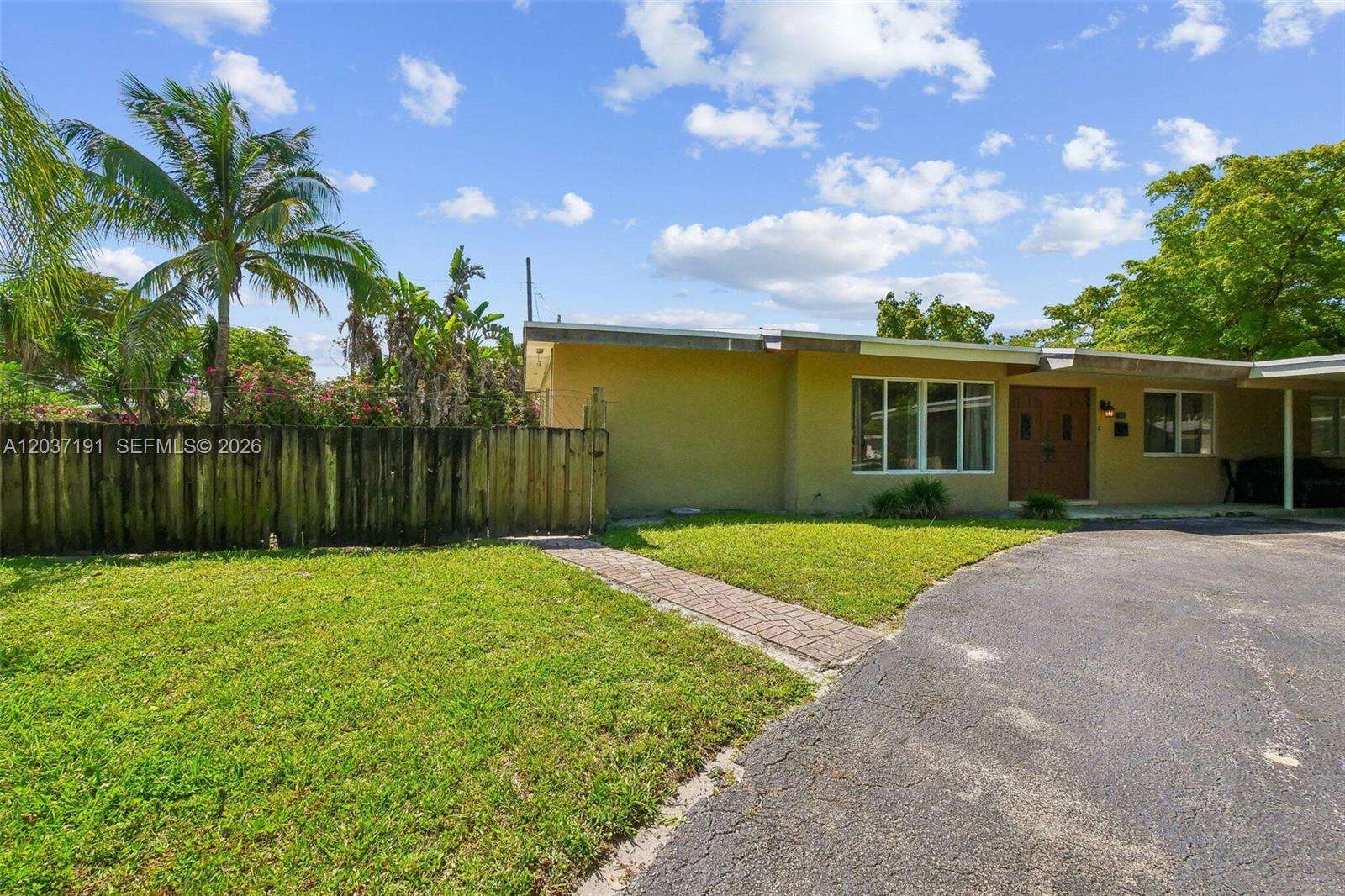401 57th Ter, Hollywood, FL 33023 - For Sale photo 5