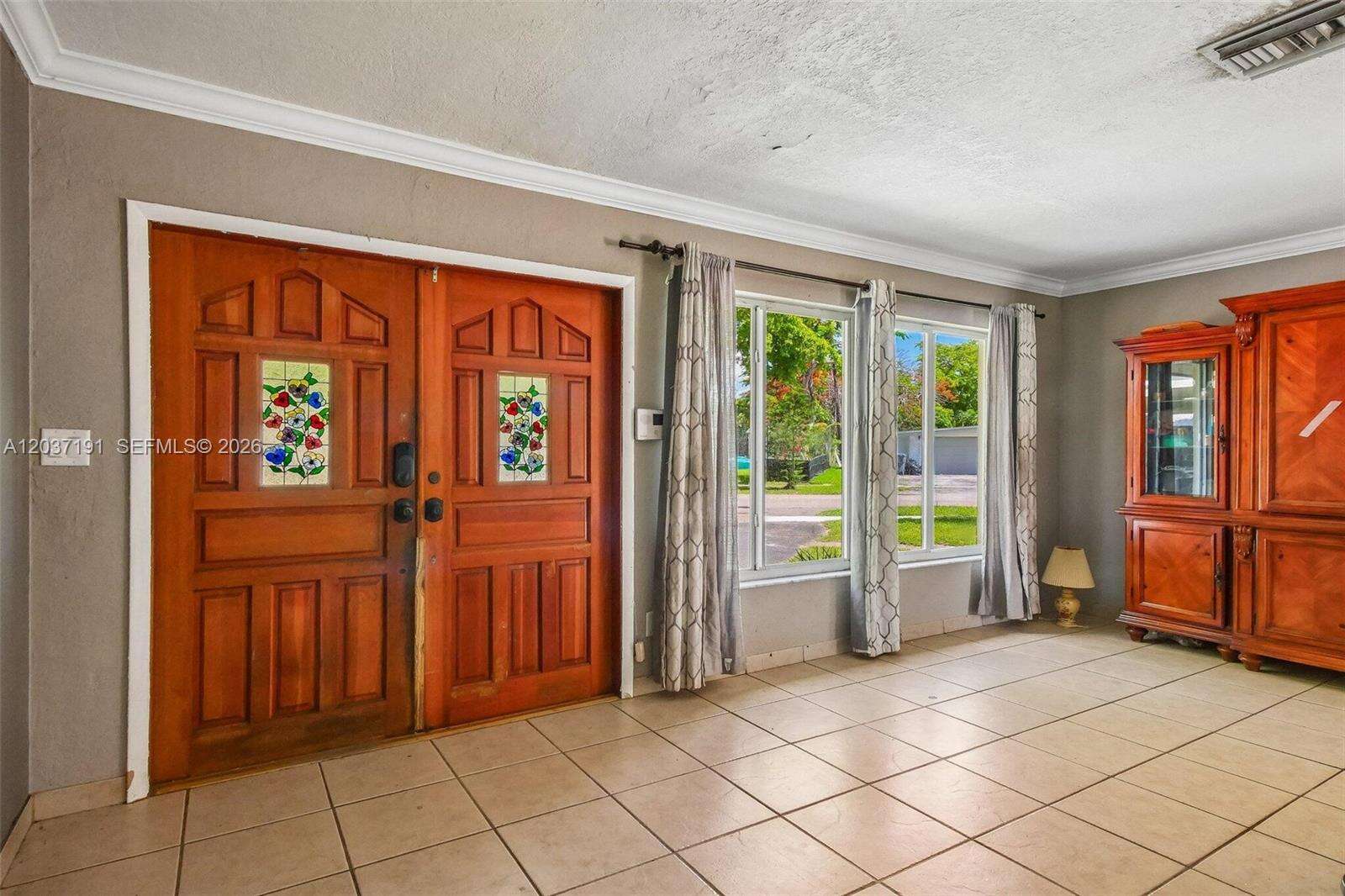 401 57th Ter, Hollywood, FL 33023 - For Sale photo 6