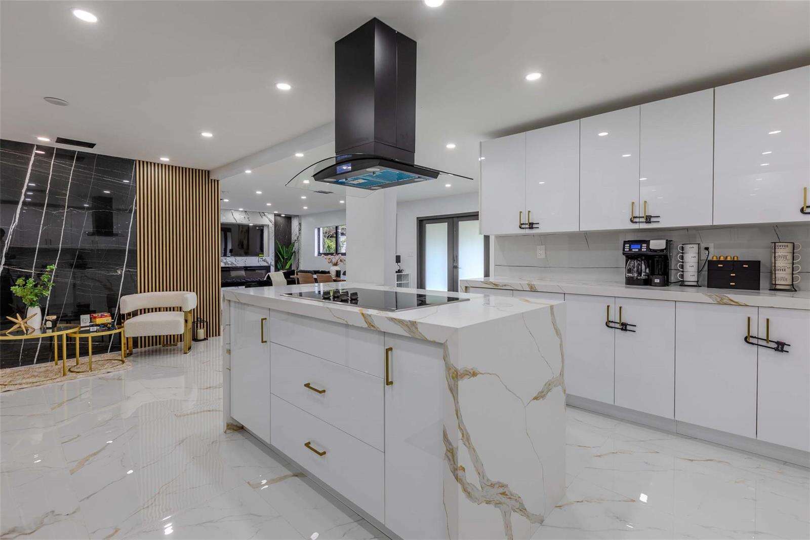 2633 Taft, Hollywood, FL 33020 - For Sale photo 2