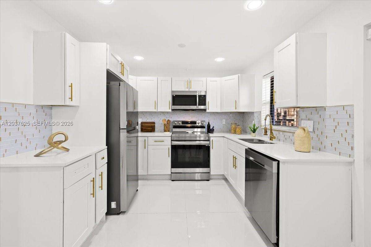 7500 Venetian St, Miramar, FL 33023 - For Sale photo 7