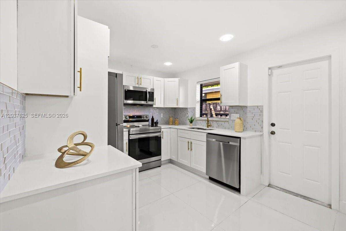 7500 Venetian St, Miramar, FL 33023 - For Sale photo 9