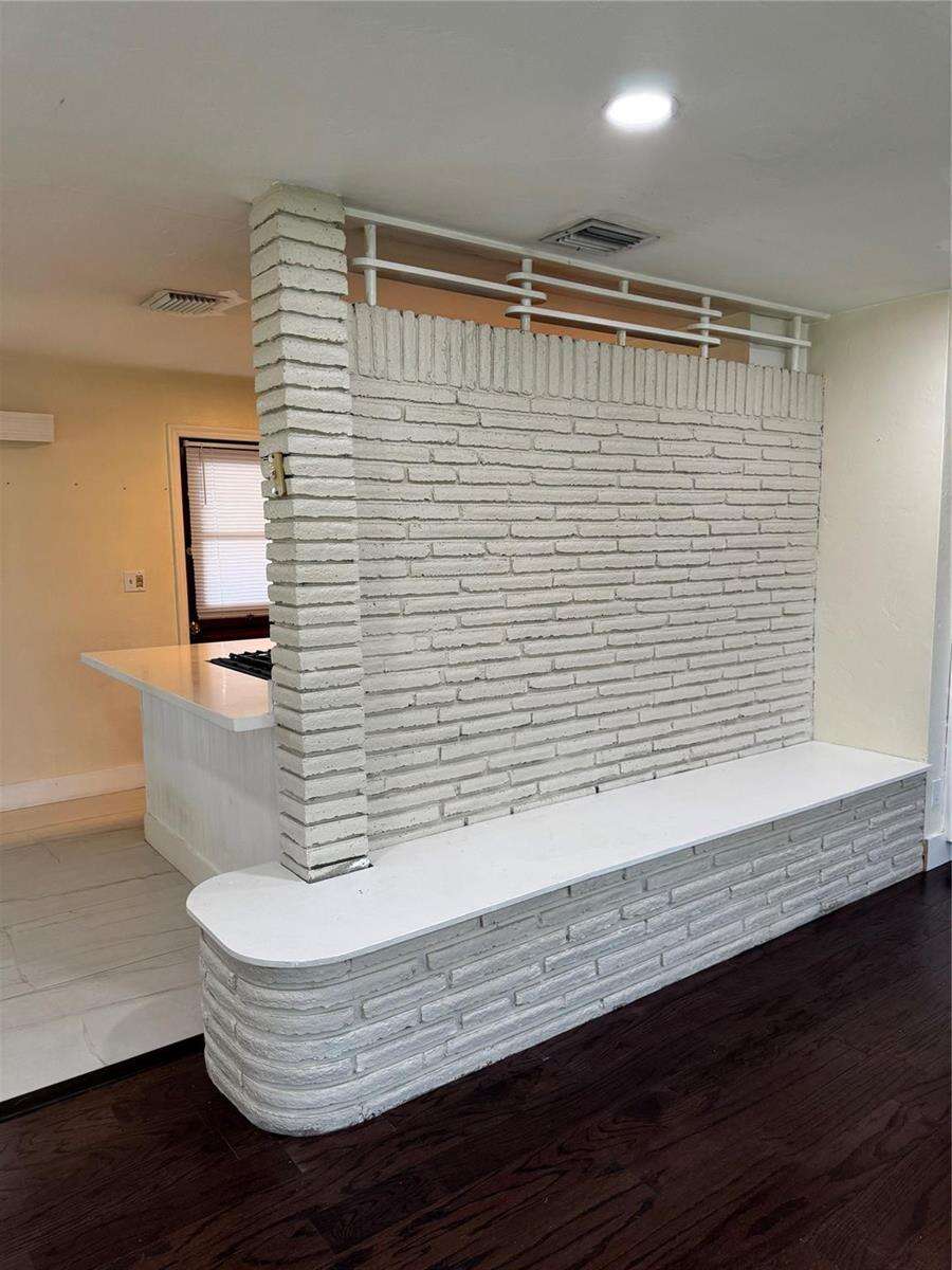 925 32nd, Hollywood, FL 33021 - For Sale photo 13