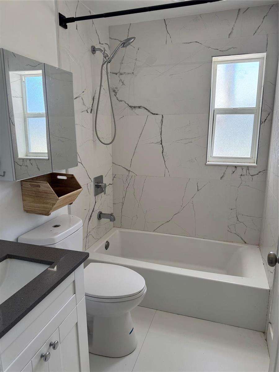925 32nd, Hollywood, FL 33021 - For Sale photo 18