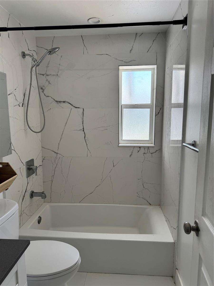 925 32nd, Hollywood, FL 33021 - For Sale photo 19