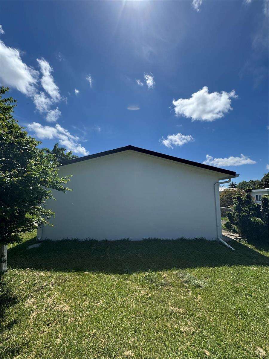 925 32nd, Hollywood, FL 33021 - For Sale photo 30