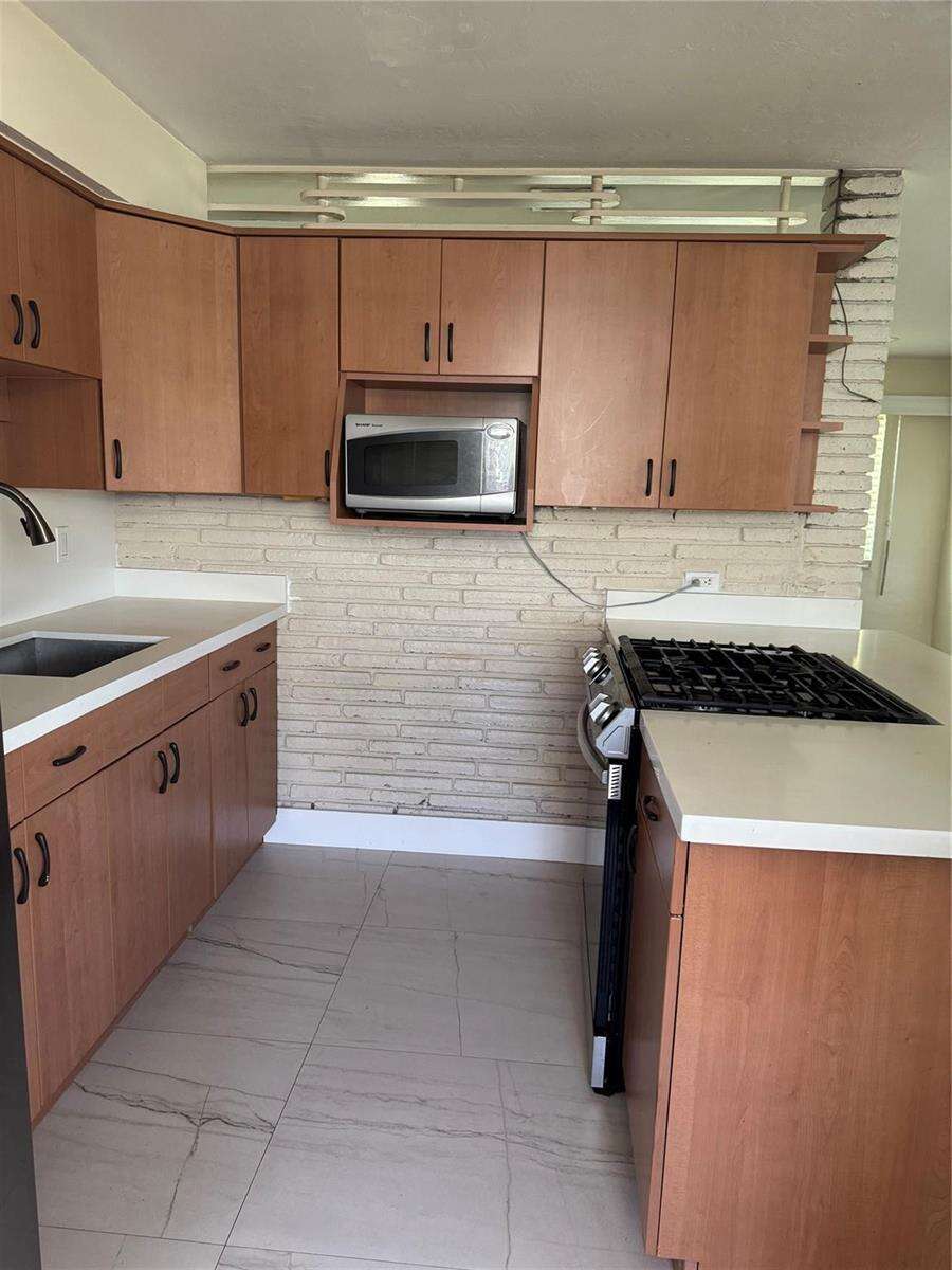 925 32nd, Hollywood, FL 33021 - For Sale photo 6