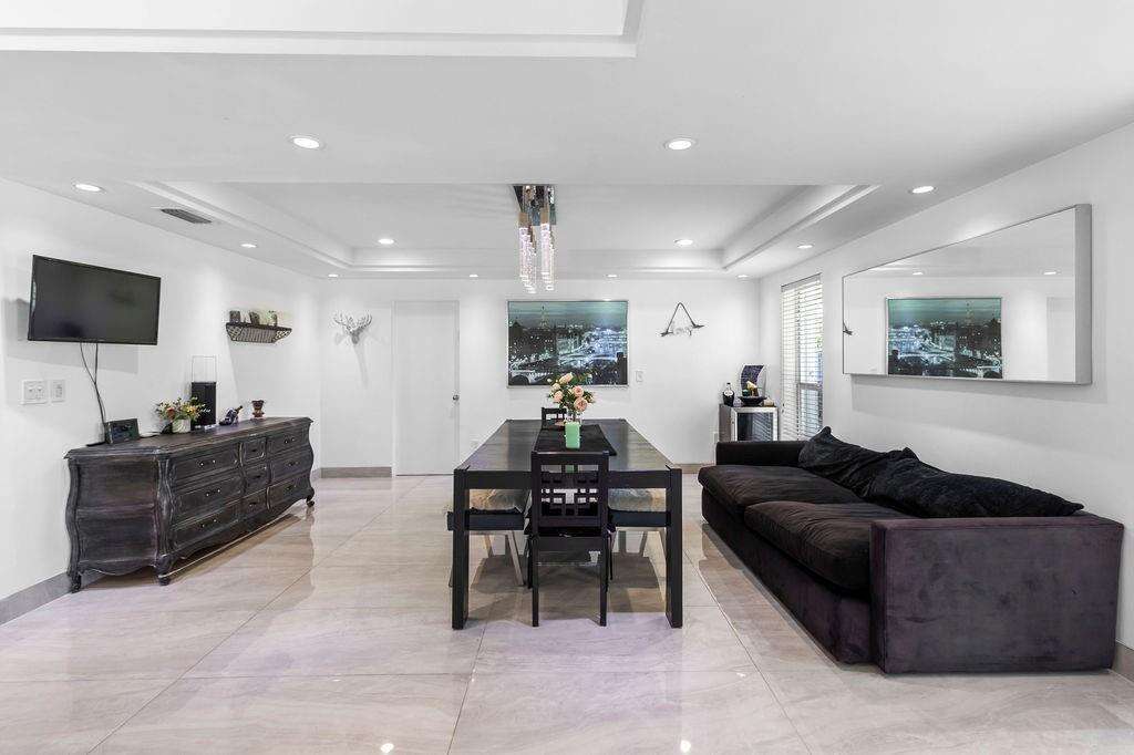 19885 22nd, Miami, FL 33180 - For Sale photo 12