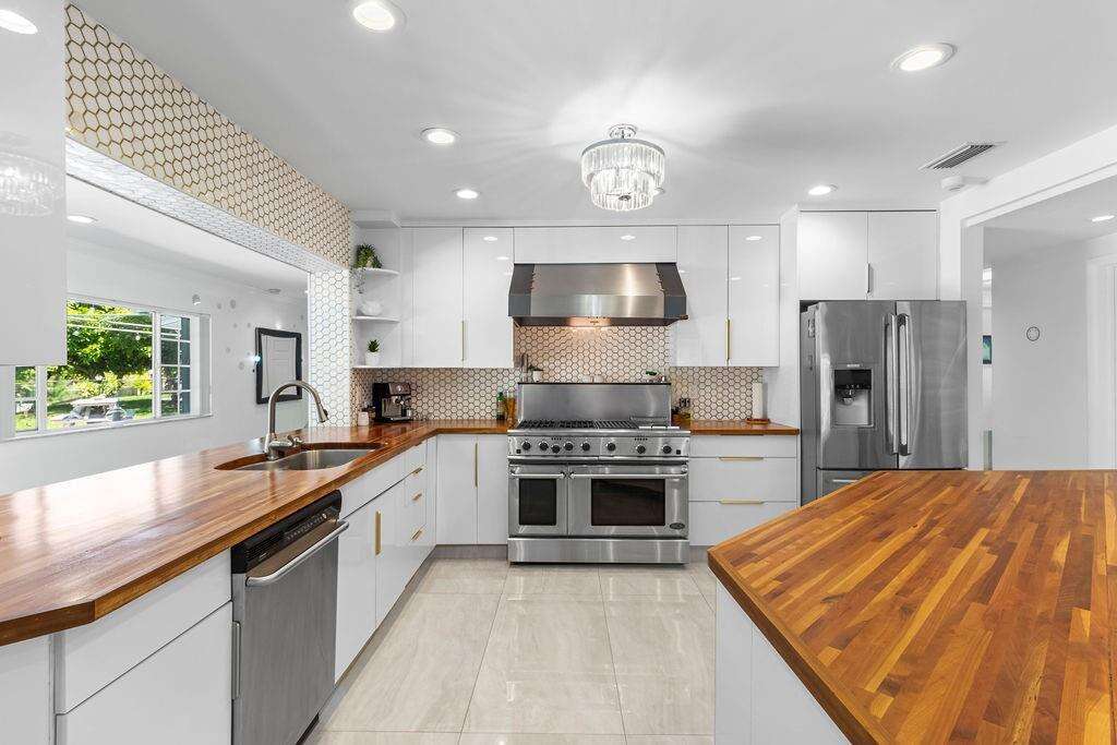19885 22nd, Miami, FL 33180 - For Sale photo 15