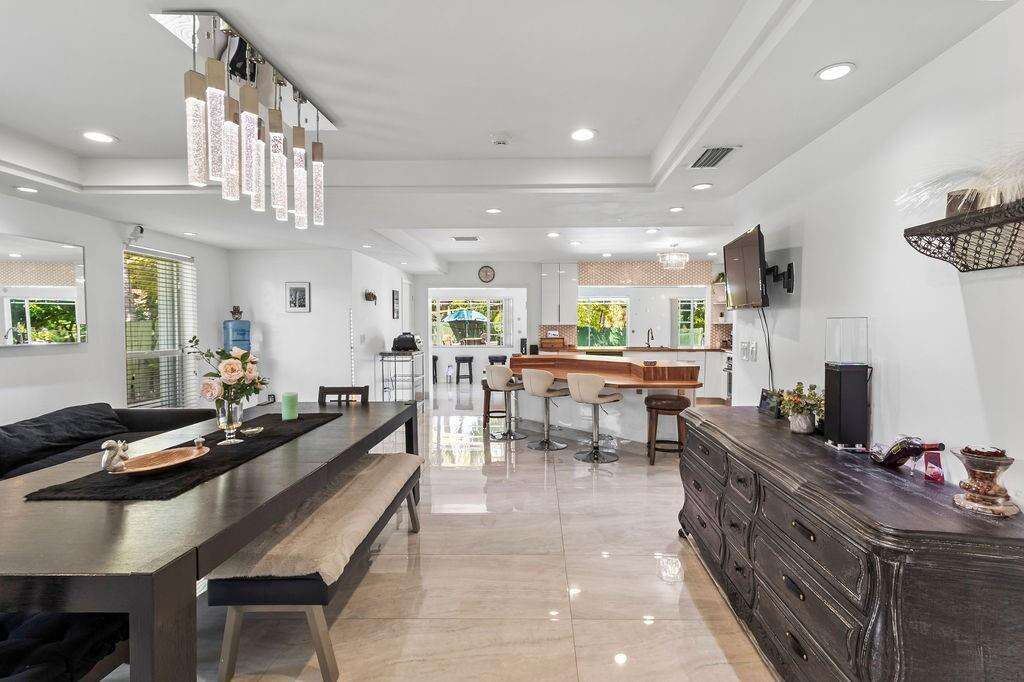 19885 22nd, Miami, FL 33180 - For Sale photo 17