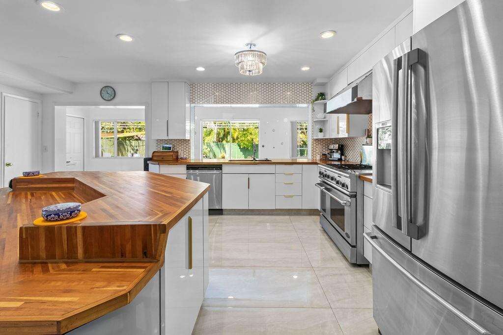 19885 22nd, Miami, FL 33180 - For Sale photo 20
