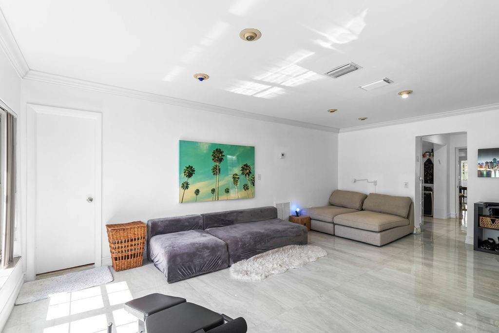 19885 22nd, Miami, FL 33180 - For Sale photo 24