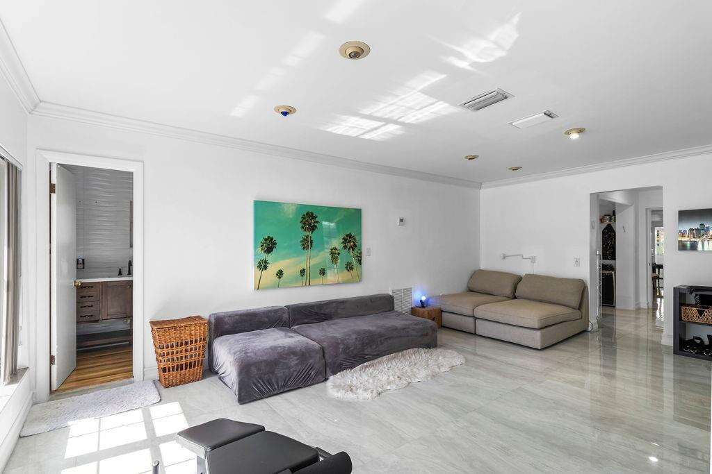 19885 22nd, Miami, FL 33180 - For Sale photo 25
