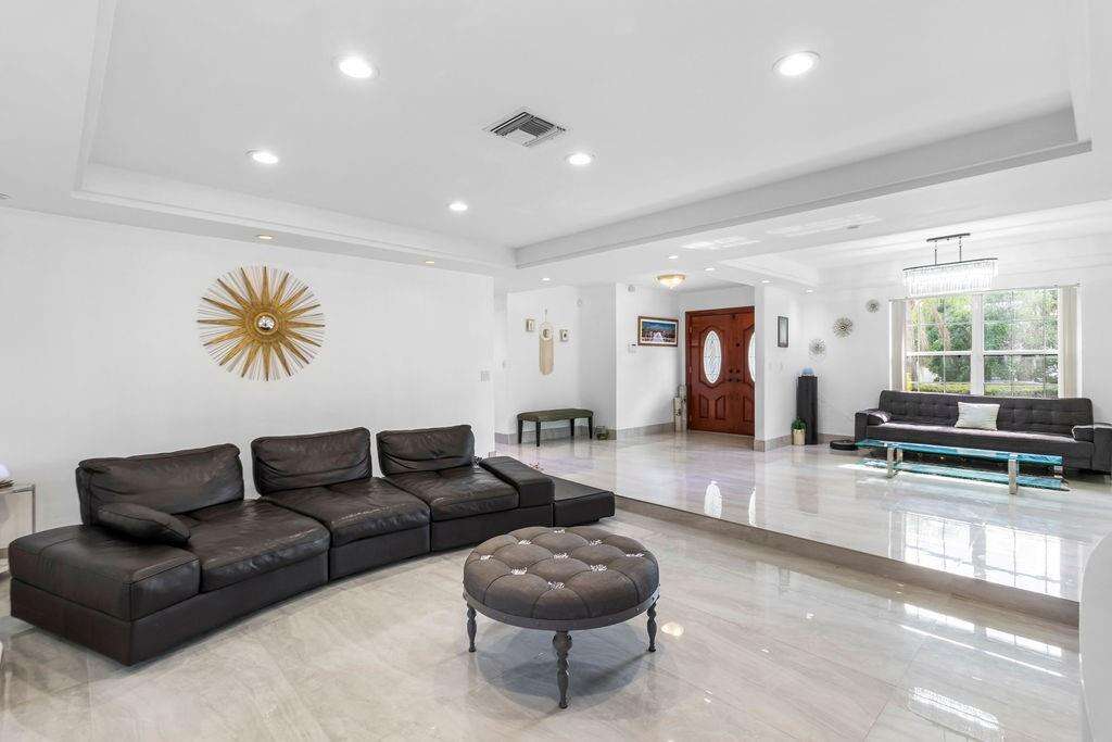 19885 22nd, Miami, FL 33180 - For Sale photo 39