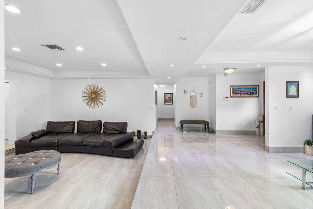 19885 22nd, Miami, FL 33180 - For Sale photo 40