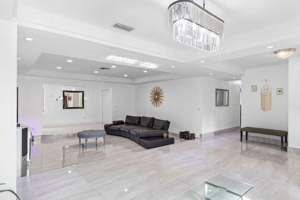 19885 22nd, Miami, FL 33180 - For Sale photo 41
