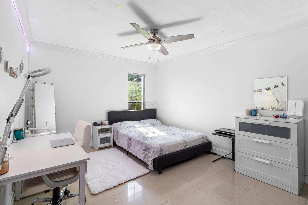 19885 22nd, Miami, FL 33180 - For Sale photo 46