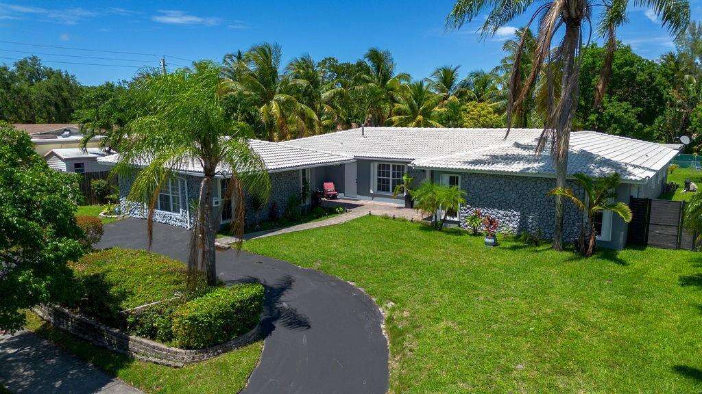 19885 22nd, Miami, FL 33180 - For Sale photo 6