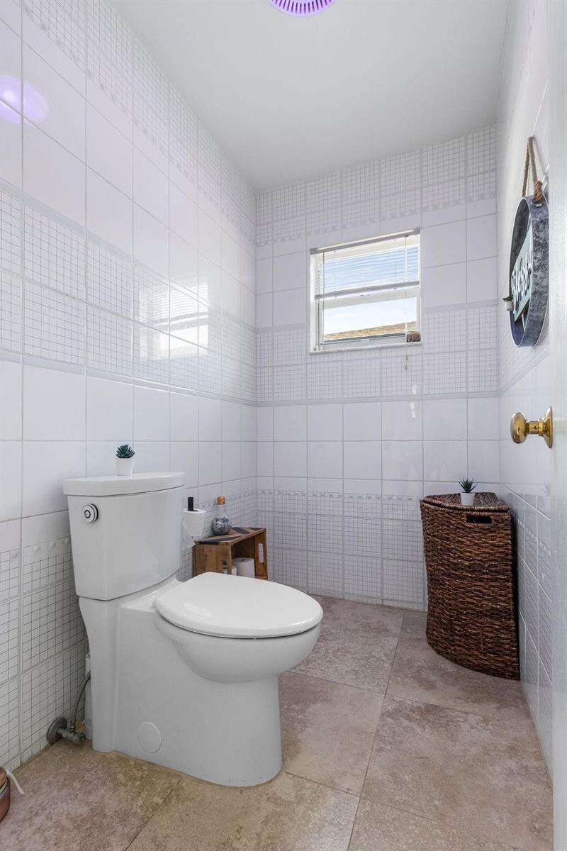 19885 22nd, Miami, FL 33180 - For Sale photo 57