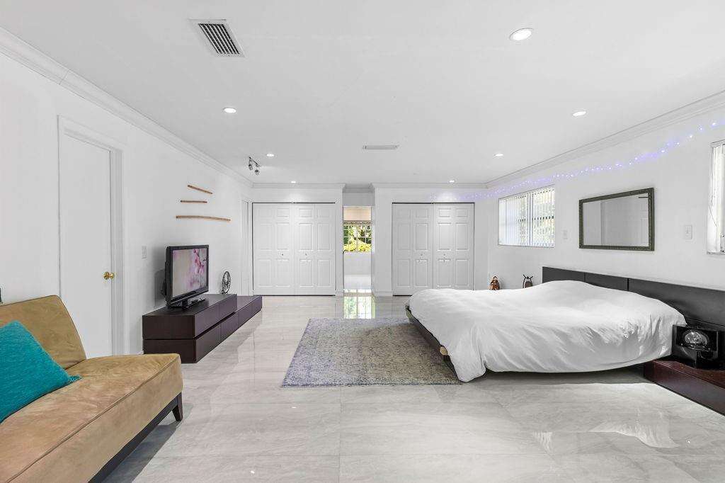 19885 22nd, Miami, FL 33180 - For Sale photo 61