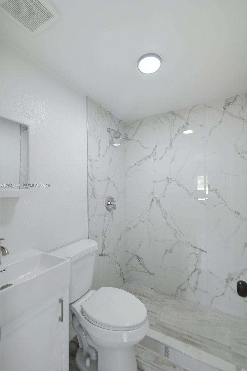 1480 150th St, Miami, FL 33161 - For Sale photo 16