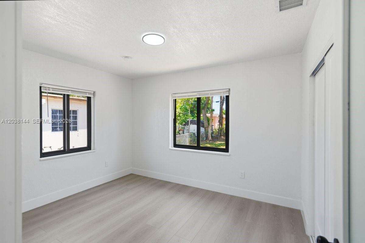 1480 150th St, Miami, FL 33161 - For Sale photo 18