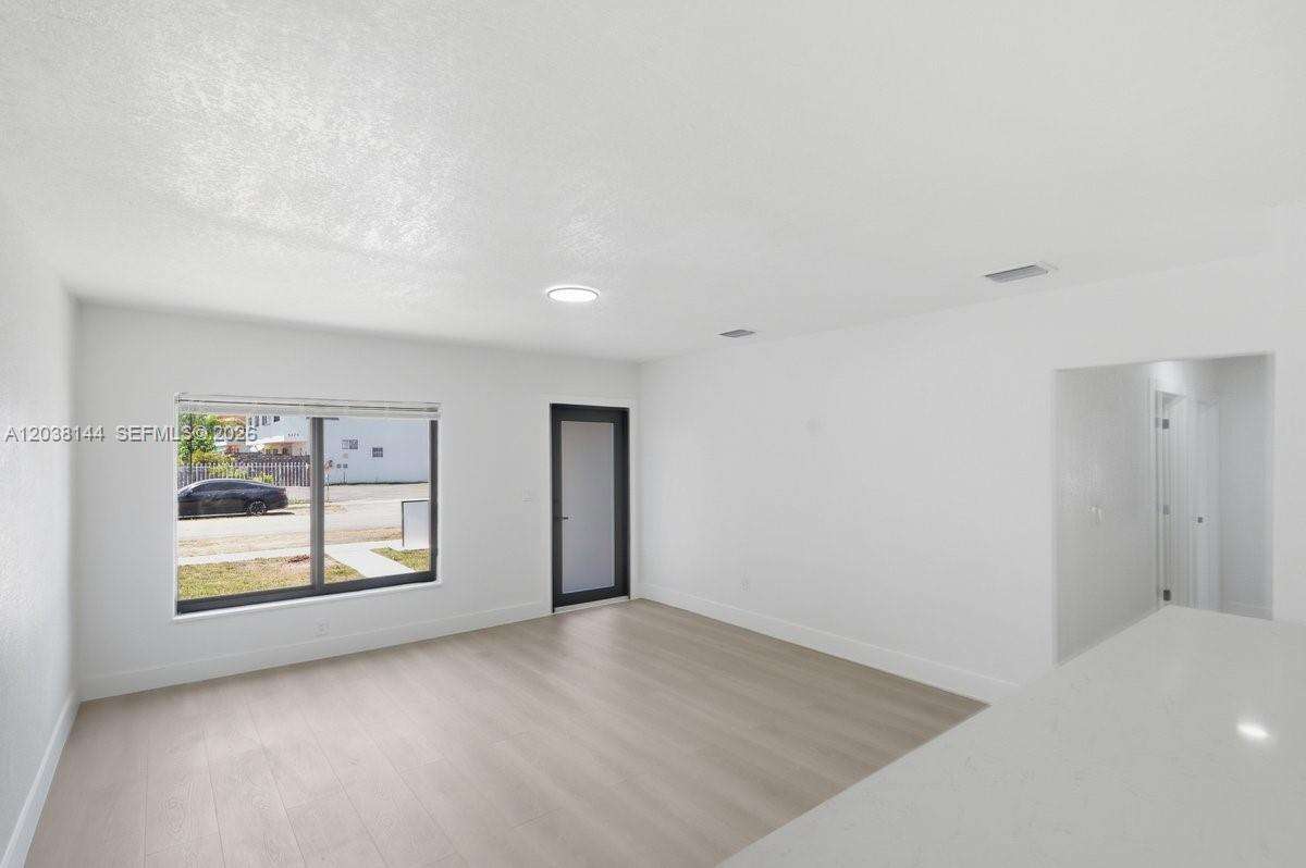 1480 150th St, Miami, FL 33161 - For Sale photo 6