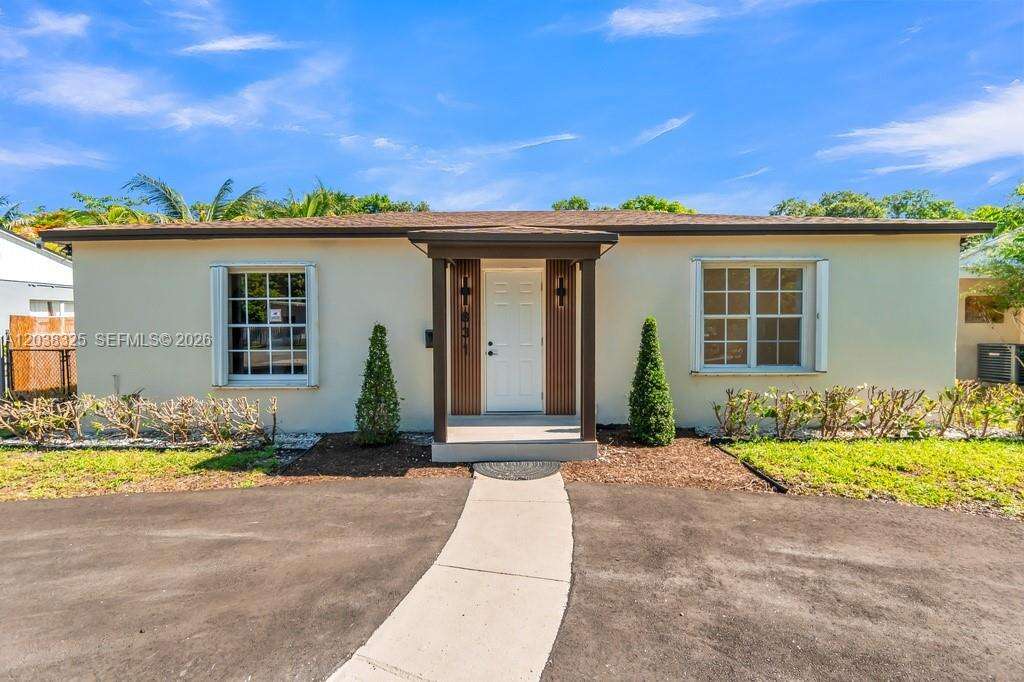 831 128th St, North Miami, FL 33161 - For Sale photo 2