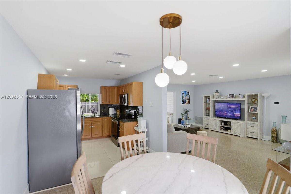 8211 12th St, Pembroke Pines, FL 33024 - For Sale photo 17