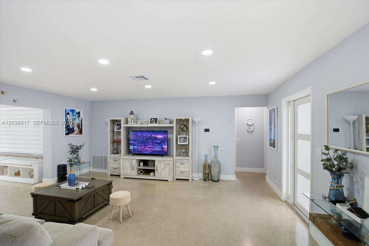 8211 12th St, Pembroke Pines, FL 33024 - For Sale photo 21