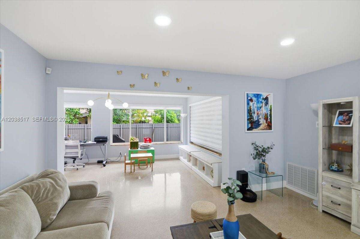 8211 12th St, Pembroke Pines, FL 33024 - For Sale photo 22