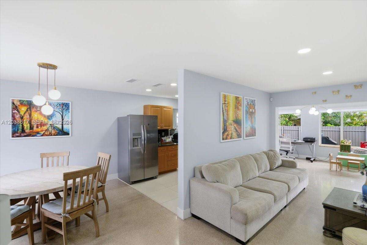 8211 12th St, Pembroke Pines, FL 33024 - For Sale photo 6