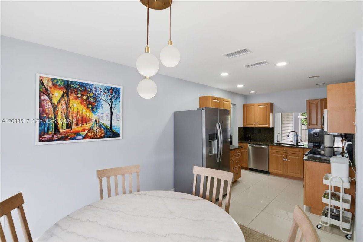8211 12th St, Pembroke Pines, FL 33024 - For Sale photo 7