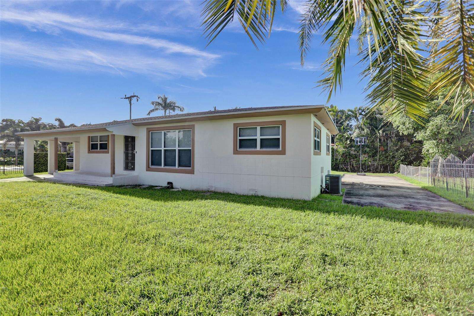 30 139th, Miami, FL 33161 - For Sale photo 7