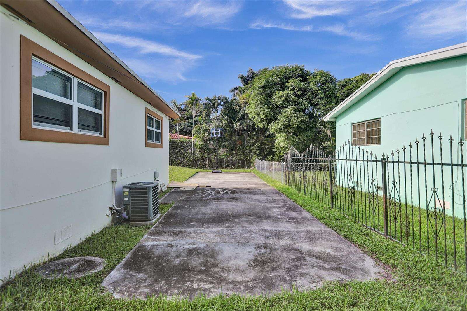 30 139th, Miami, FL 33161 - For Sale photo 8