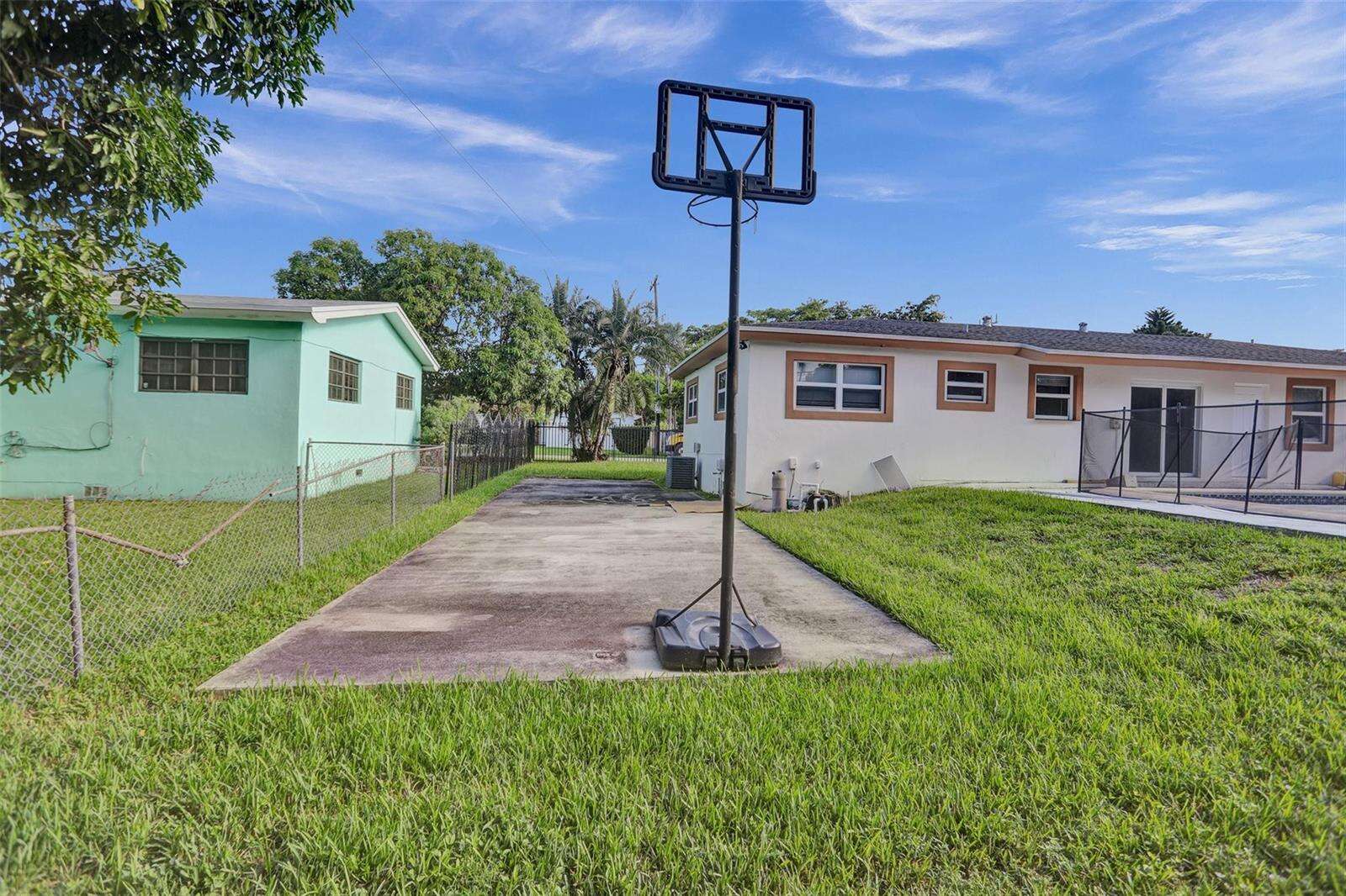 30 139th, Miami, FL 33161 - For Sale photo 9