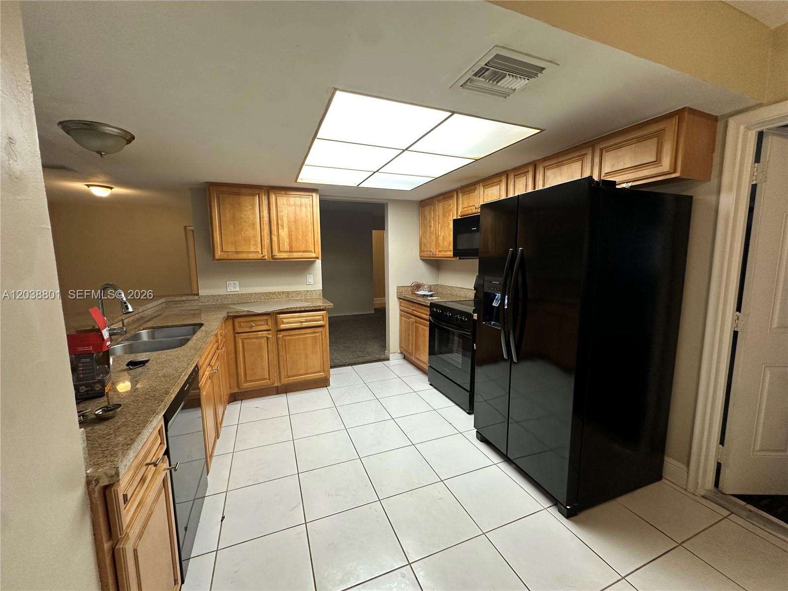 2121 52nd Ave, Hollywood, FL 33021 - Pending Sale photo 2