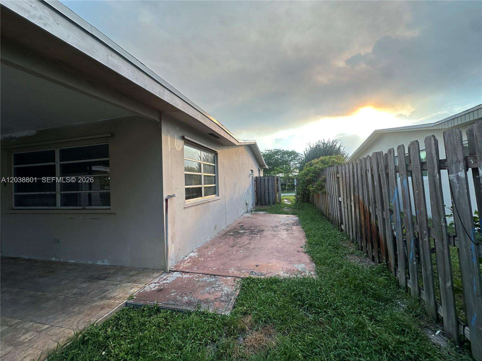 2121 52nd Ave, Hollywood, FL 33021 - Pending Sale photo 8