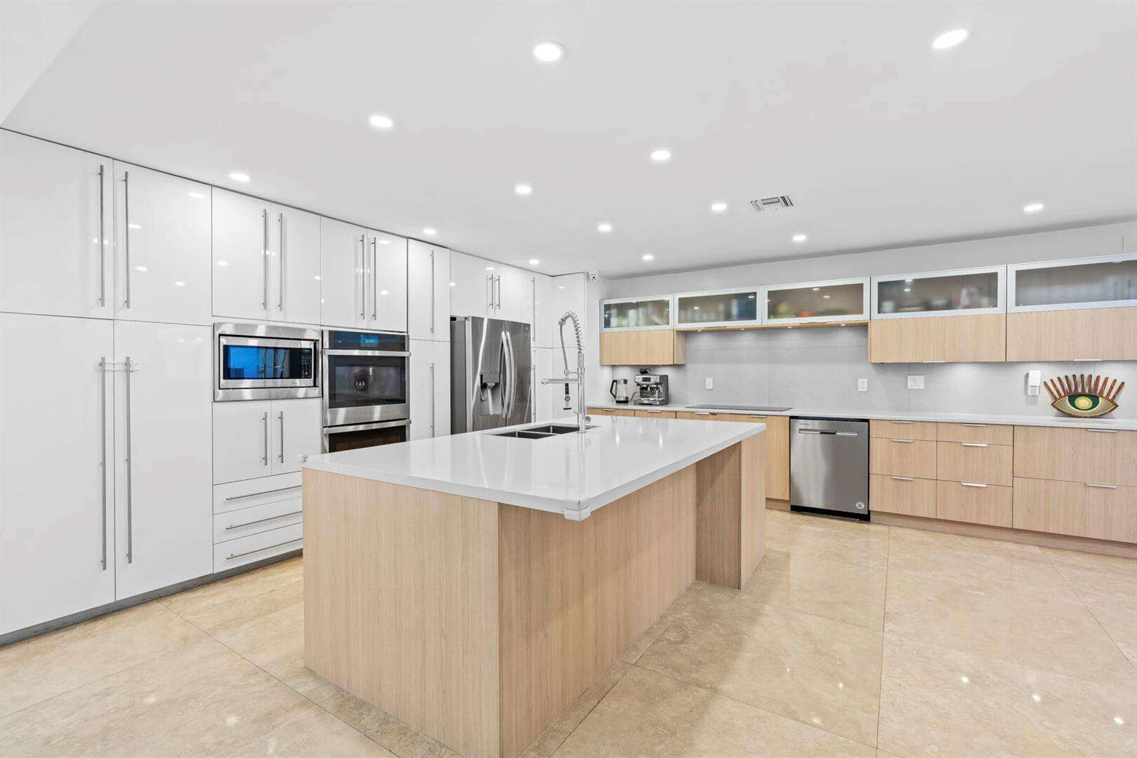 3870 31st, Hollywood, FL 33021 - For Sale photo 11