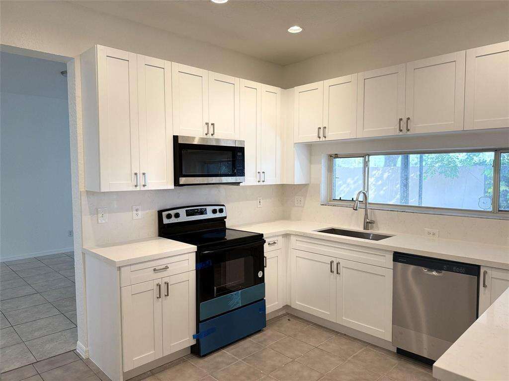 2927 Bogota, Hollywood, FL 33026 - For Sale photo 4
